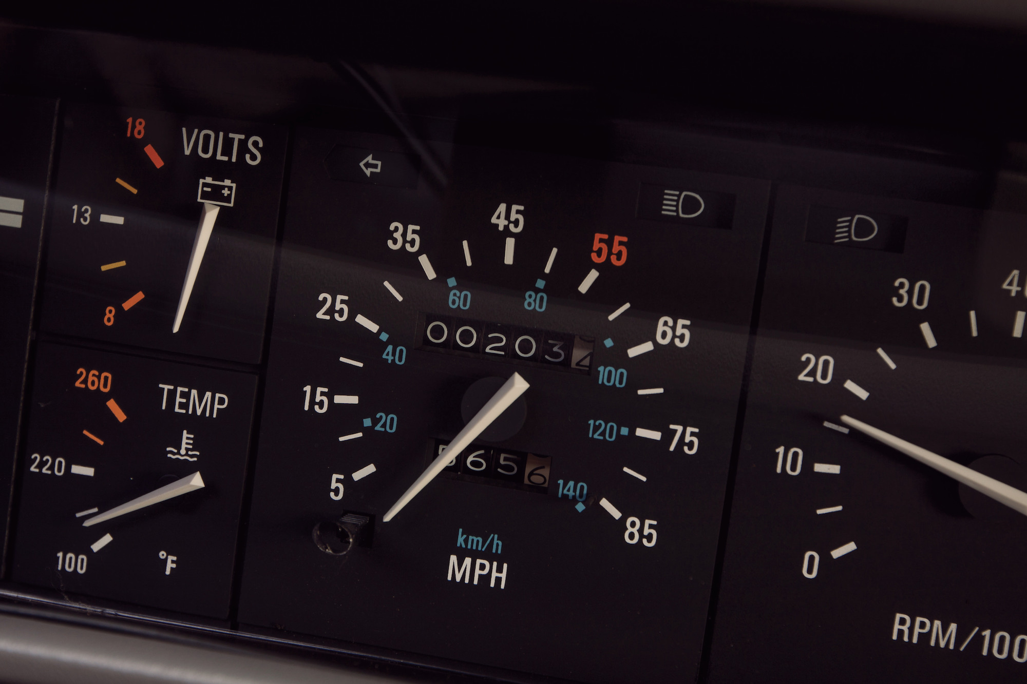 DeLorean_DMC-12_09