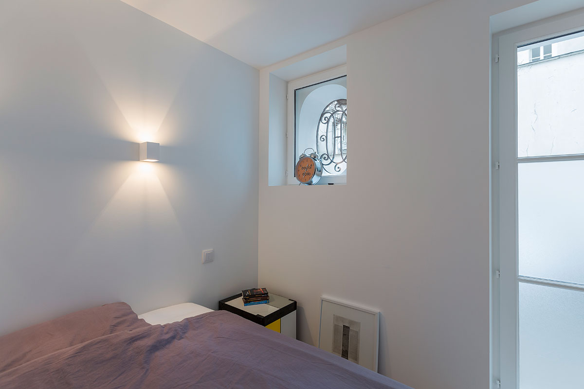 tiny-studio-apartment-li-5