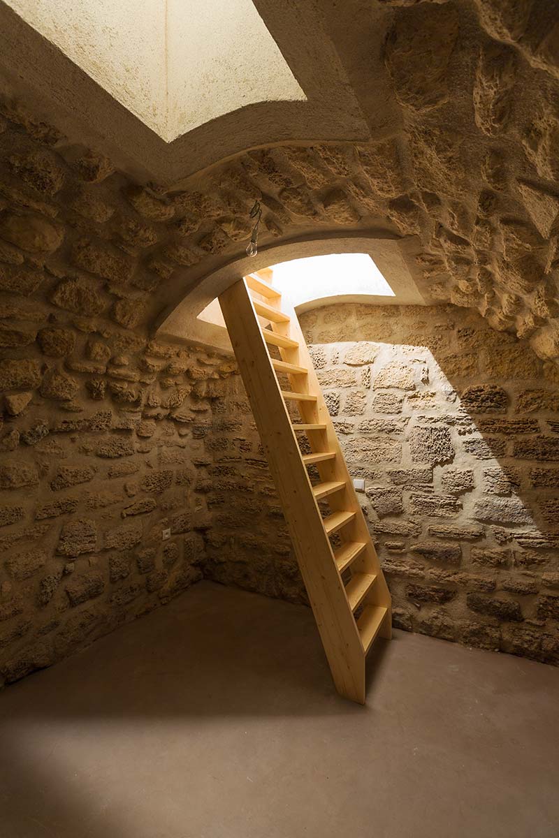 tiny-studio-apartment-li-7
