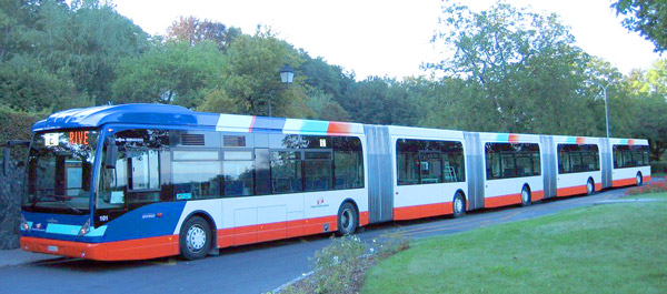 strange_bus_02