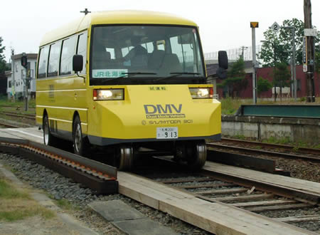 strange_bus_03