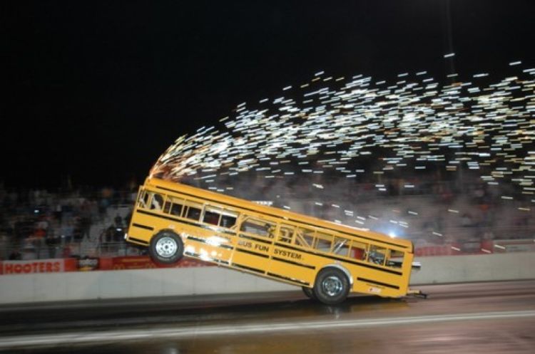 strange_bus_05