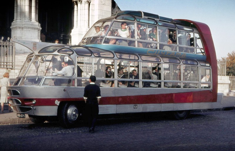 strange_bus_09